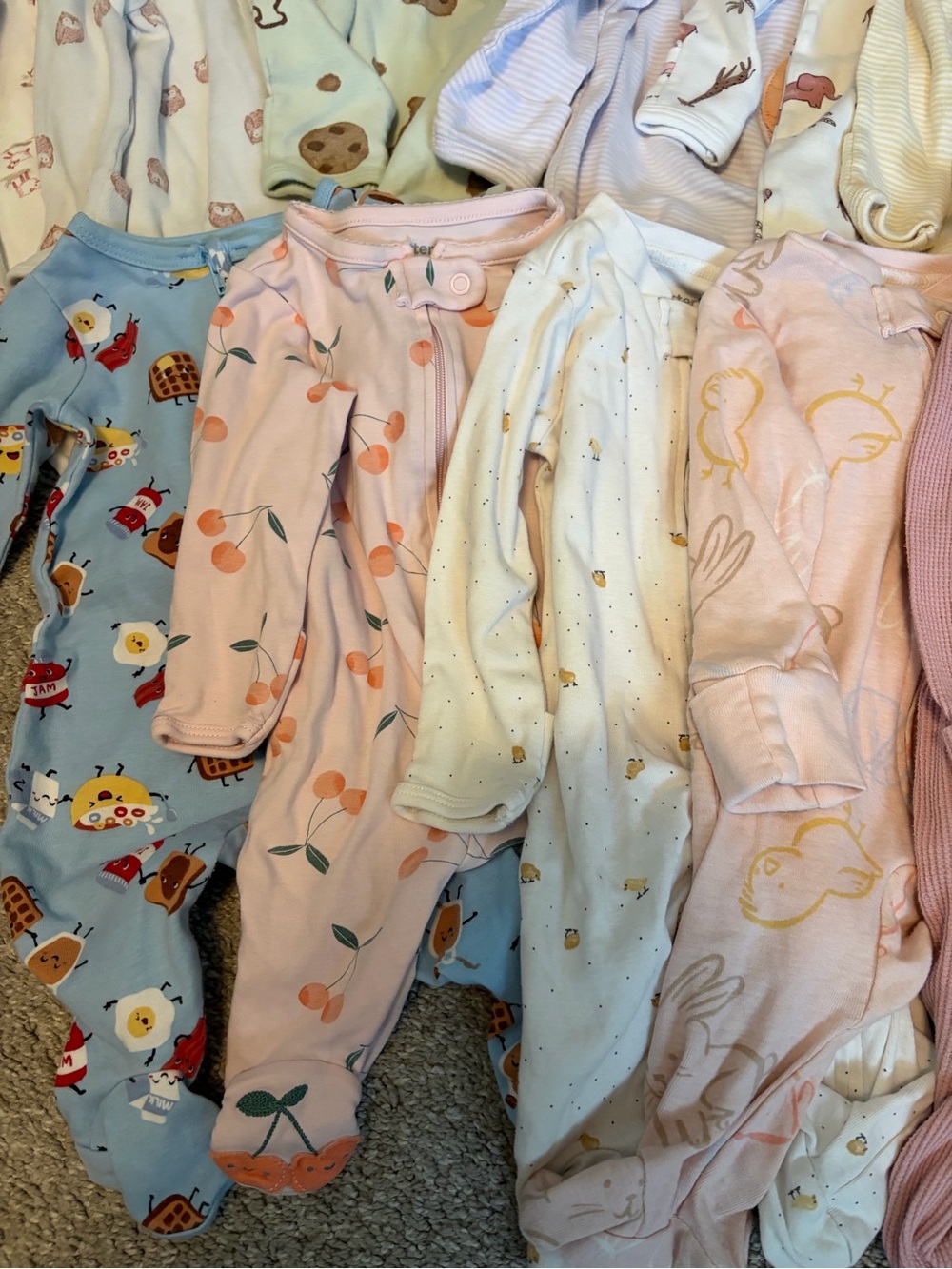 Lot Of (12) 0-3 month Girl Zipper Onesie - Picture 6 of 7